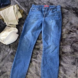 GUESS jeans